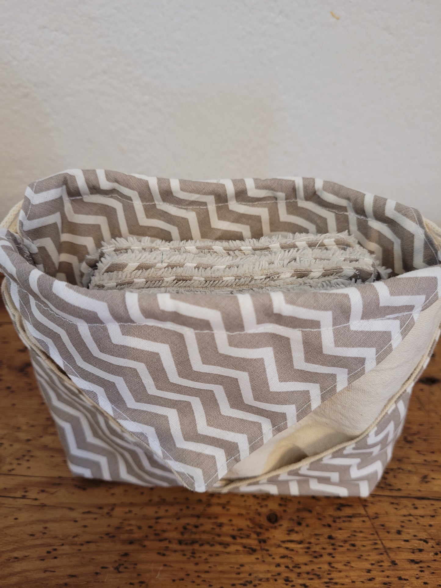 The striped pouch and its 10 washable cottons